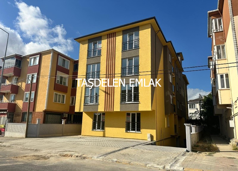 ARA KATTA OTOPARKLI OTURUMA HAZIR DAİRE