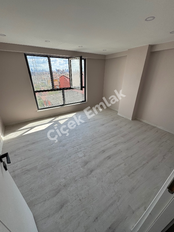 Akşemsettin Mahallesi Metro'ya 5 Dk 4+1 Sıfır Satılık Dubleks