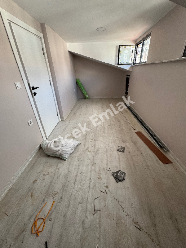 Akşemsettin Mahallesi Metro'ya 5 Dk 4+1 Sıfır Satılık Dubleks