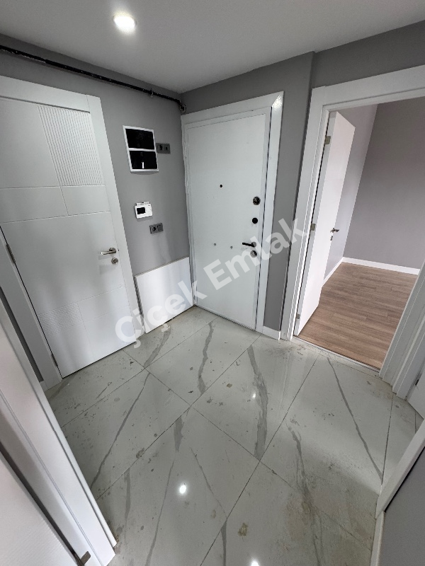 Çırçır Metro'ya 5 Dk Otoparklı Bina'da 3.Kat Balkonlu Sıfır Satılık Daire