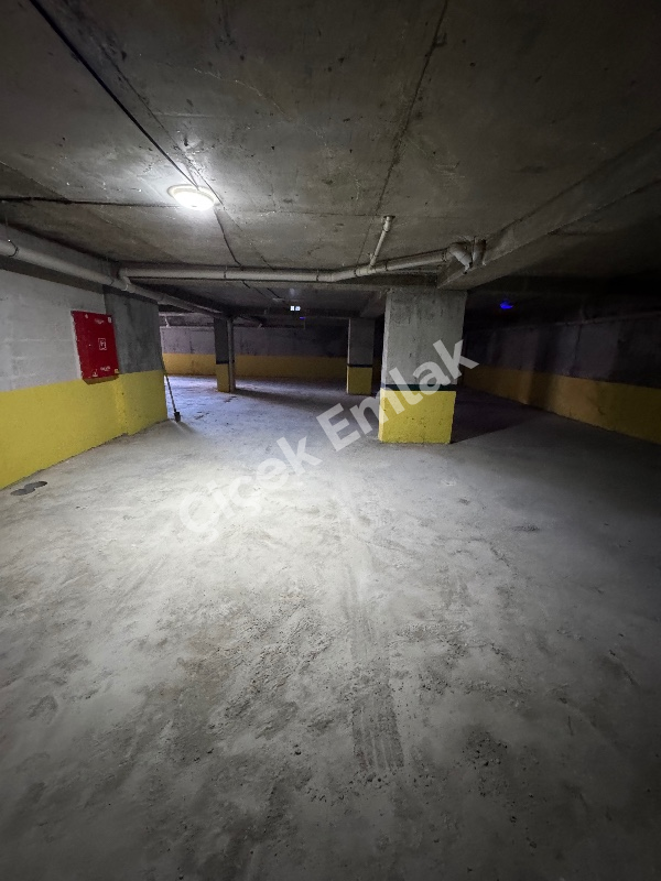 Çırçır Metro'ya 5 Dk Otoparklı Bina'da 3.Kat Balkonlu Sıfır Satılık Daire