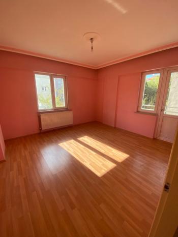 GÜVENAY - ÇORUM BAHÇELİEVLER MAH. YEŞİL FIRIN YAKINI SATILIK DAİRE