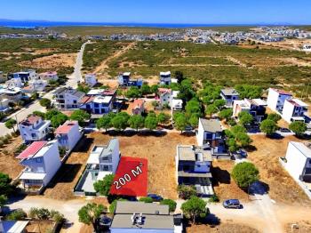 Didim'de Satılık 200 M² Villa Arsası