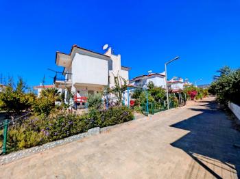 Akbük Bankacılar Sitesinde Satılık Müstakil Villa