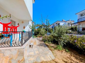 Akbük Bankacılar Sitesinde Satılık Müstakil Villa