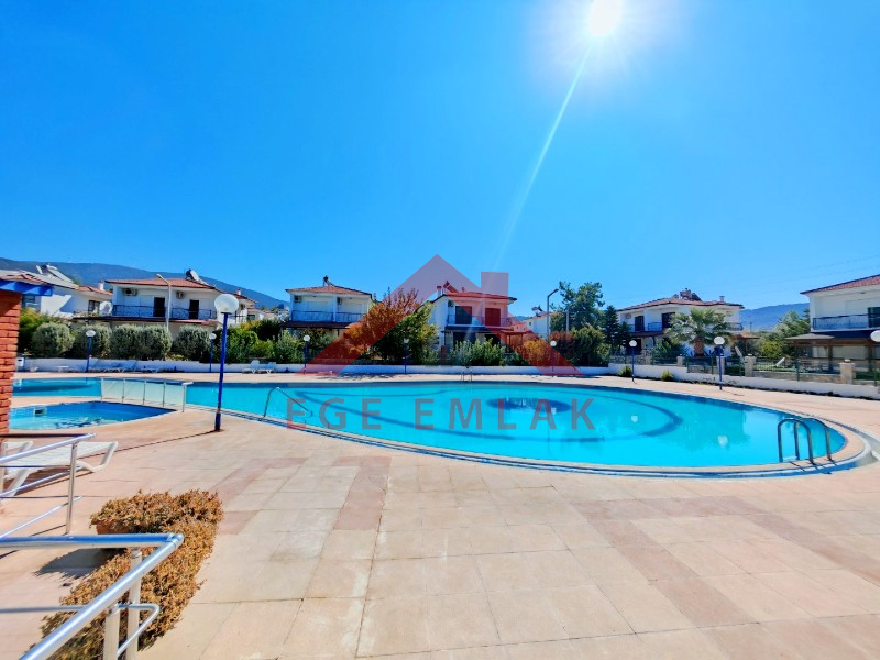 Akbük Bankacılar Sitesinde Satılık Müstakil Villa