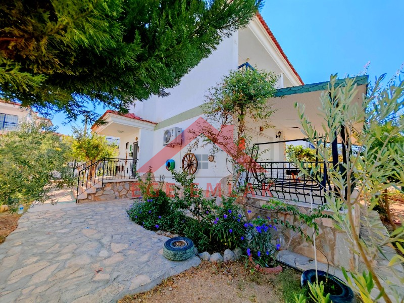 Akbük Bankacılar Sitesinde Satılık Müstakil Villa