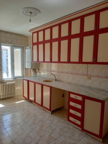 GÜVENAY - ÇORUM ULUKAVAK MAH. VARİLLİ CADDESİ ÜZERİ 3+1 KİRALIK DAİRE