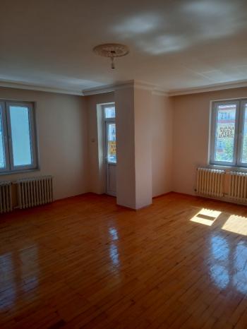 GÜVENAY - ÇORUM ULUKAVAK MAH. VARİLLİ CADDESİ ÜZERİ 3+1 KİRALIK DAİRE