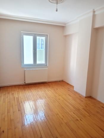 GÜVENAY - ÇORUM ULUKAVAK MAH. VARİLLİ CADDESİ ÜZERİ 3+1 KİRALIK DAİRE