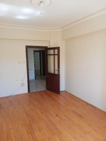 GÜVENAY - ÇORUM ULUKAVAK MAH. VARİLLİ CADDESİ ÜZERİ 3+1 KİRALIK DAİRE
