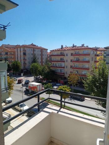 GÜVENAY - ÇORUM ULUKAVAK MAH. VARİLLİ CADDESİ ÜZERİ 3+1 KİRALIK DAİRE