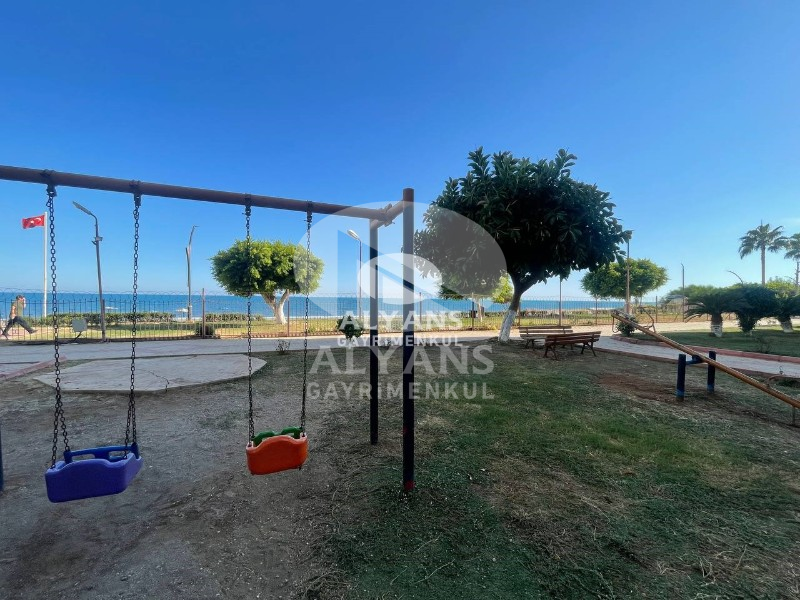 ALYANS'TAN DENİZ VE DOĞANIN BULUŞTUĞU SİTE İÇERİSİNDE GENİŞ 3+1