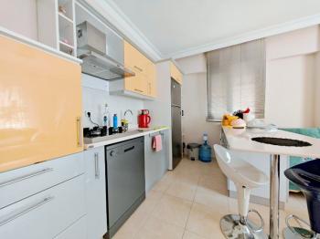 Didimde Satılık Daire - Efelerde 2+1 Ara Kat Güney Cephe