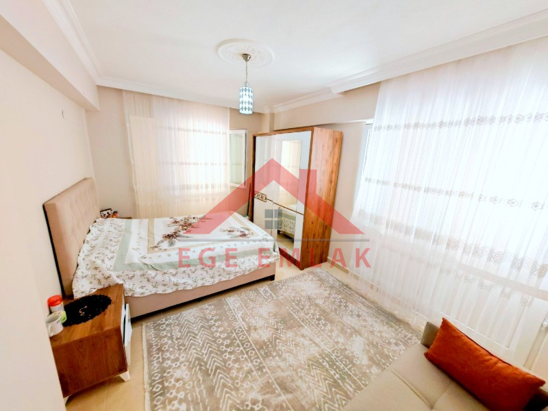 Didimde Satılık Daire - Efelerde 2+1 Ara Kat Güney Cephe