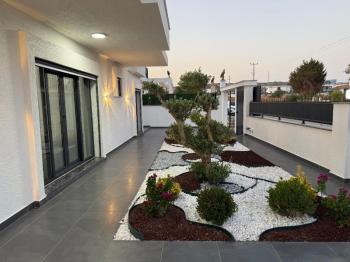 Didim'de Köşe Parselde Satılık Villa