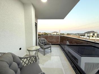 Didim'de Köşe Parselde Satılık Villa