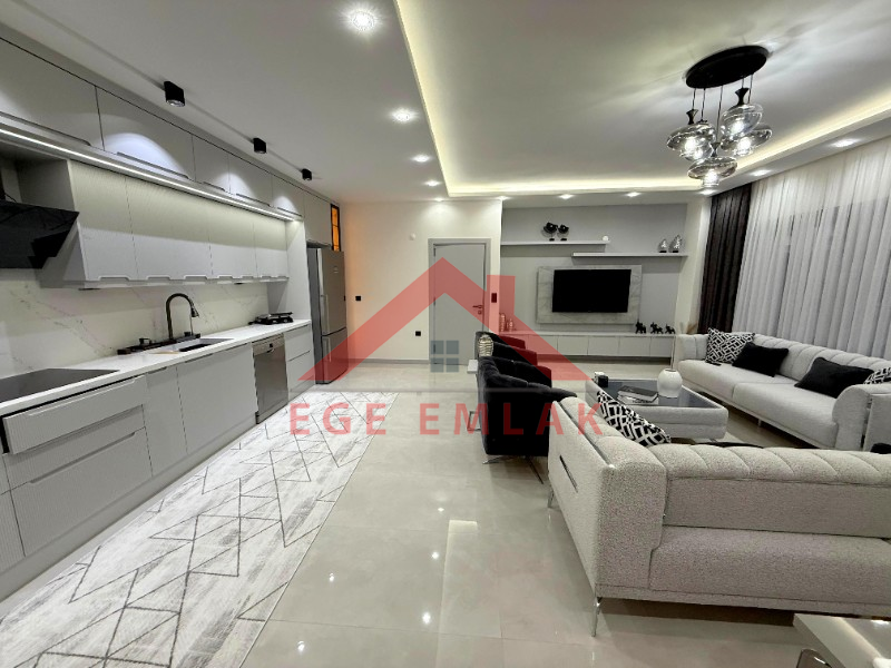 Didim'de Köşe Parselde Satılık Villa