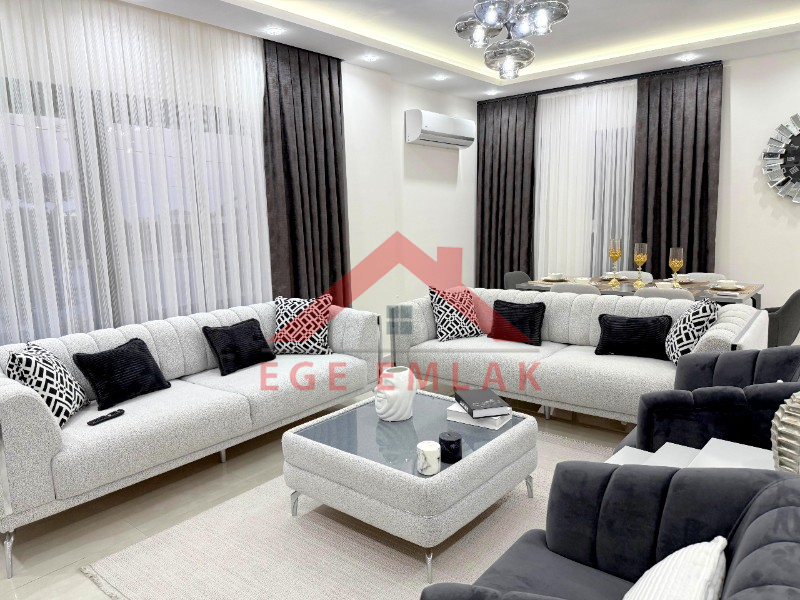 Didim'de Köşe Parselde Satılık Villa