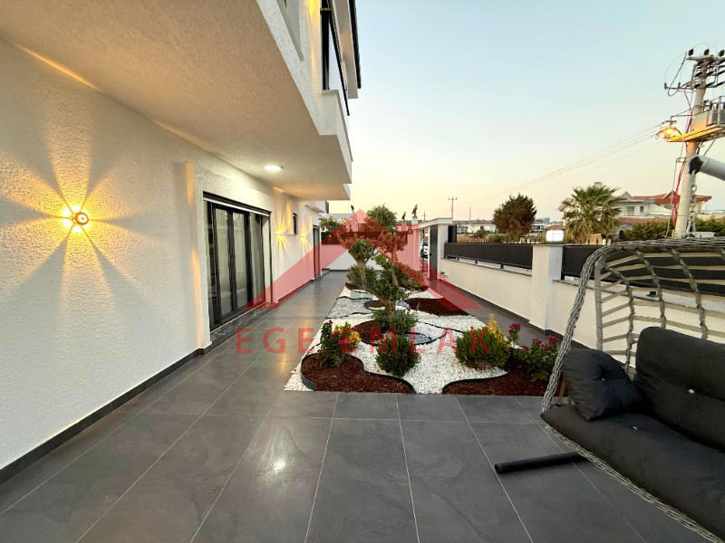 Didim'de Köşe Parselde Satılık Villa