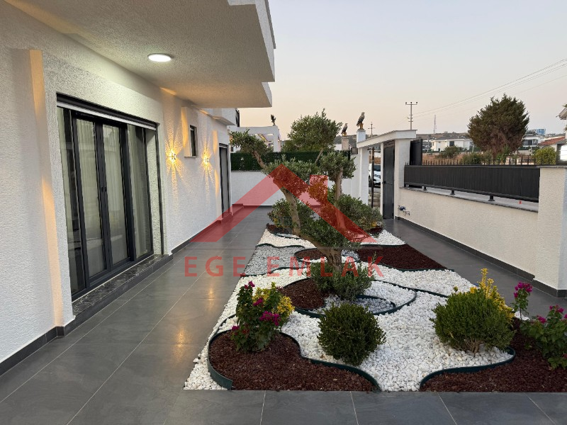 Didim'de Köşe Parselde Satılık Villa