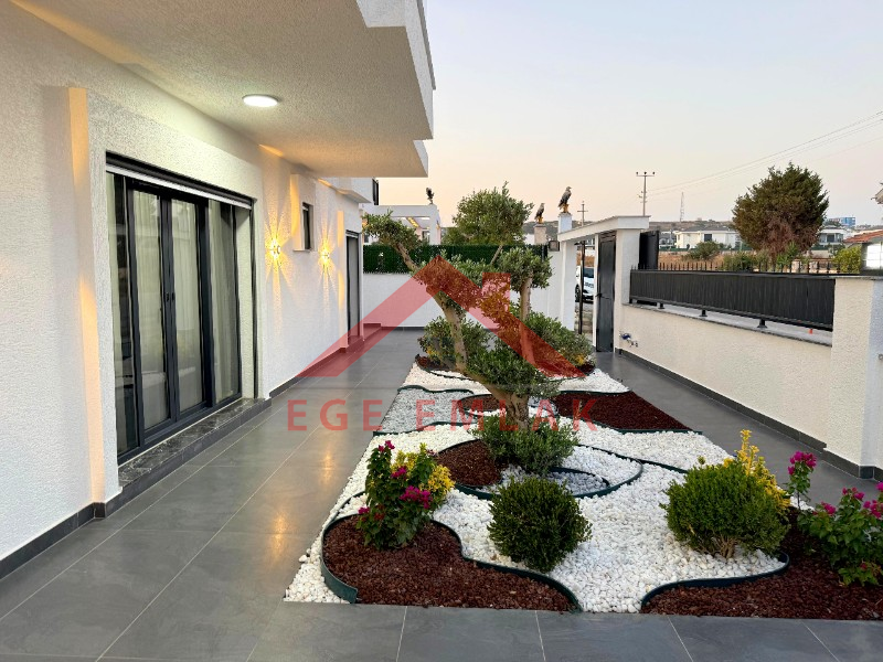 Didim'de Köşe Parselde Satılık Villa