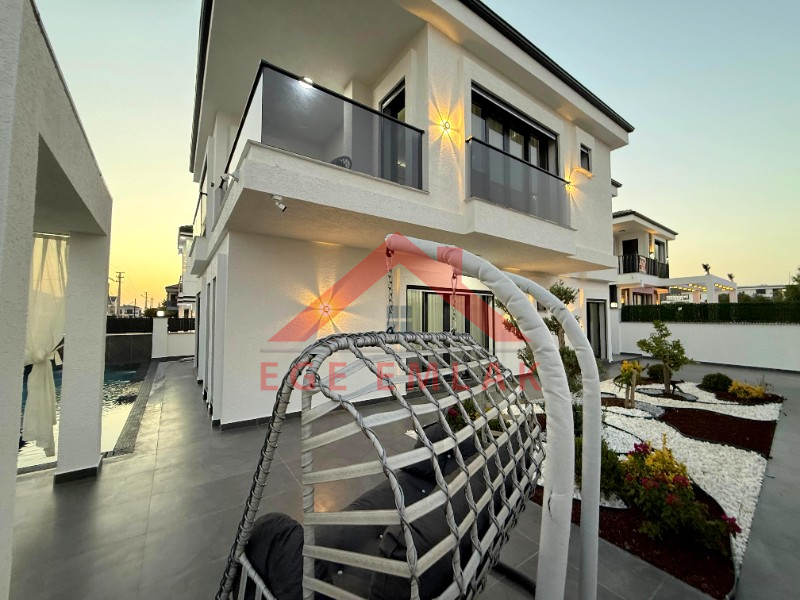 Didim'de Köşe Parselde Satılık Villa