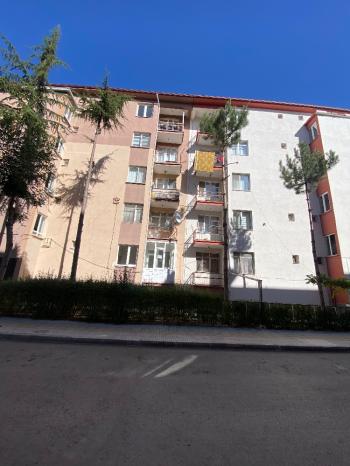 GÜVENAY - ÇORUM MİMAR SİNAN MAHALLESİ 3+1 SATILIK DAİRE 