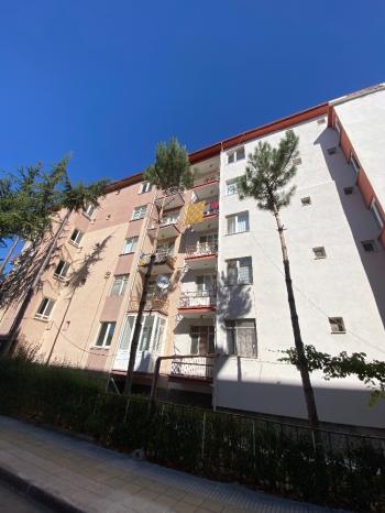 GÜVENAY - ÇORUM MİMAR SİNAN MAHALLESİ 3+1 SATILIK DAİRE 