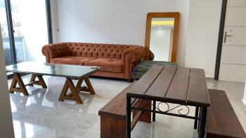 Kıbrıs Girne Lapta Bölgesinde Havuzlu Site İçinde Satılık 1+1 Zemin Kat Daire