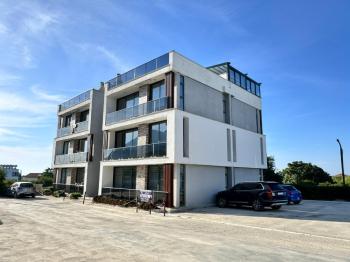 Kıbrıs Girne Lapta Bölgesinde Havuzlu Site İçinde Satılık 1+1 Zemin Kat Daire