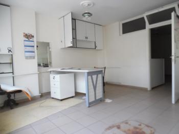 ÇORLUDA BELEDİYE BİNASINA CEPHELİ YATIRIMCIYA SATILIK BÜRO 