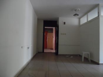 ÇORLUDA BELEDİYE BİNASINA CEPHELİ YATIRIMCIYA SATILIK BÜRO 