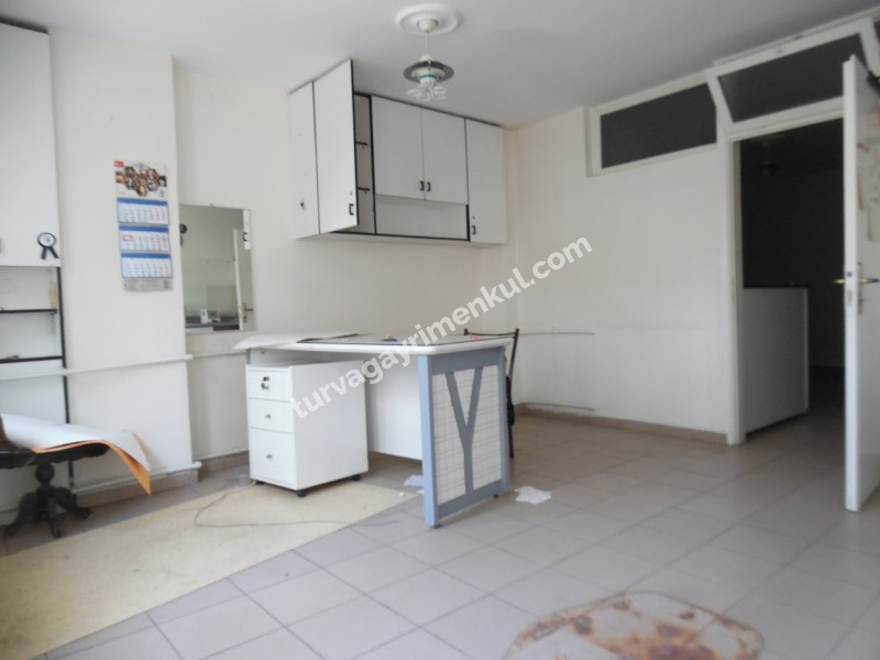 ÇORLUDA BELEDİYE BİNASINA CEPHELİ YATIRIMCIYA SATILIK BÜRO 