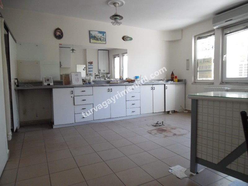 ÇORLUDA BELEDİYE BİNASINA CEPHELİ YATIRIMCIYA SATILIK BÜRO 