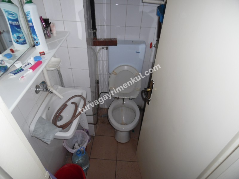 ÇORLUDA BELEDİYE BİNASINA CEPHELİ YATIRIMCIYA SATILIK BÜRO 