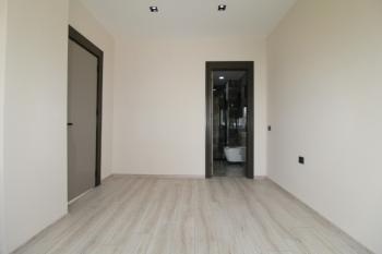 ASLAN'DAN MEZİTLİ'DE SİTE İÇİ EBEVEYN BANYOLU SIFIR 2+1