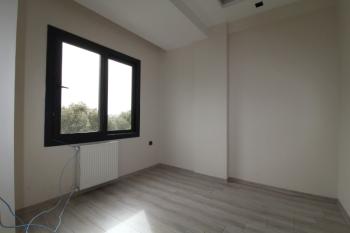 ASLAN'DAN MEZİTLİ'DE SİTE İÇİ EBEVEYN BANYOLU SIFIR 2+1