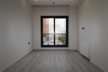 ASLAN'DAN MEZİTLİ'DE SİTE İÇİ EBEVEYN BANYOLU SIFIR 2+1