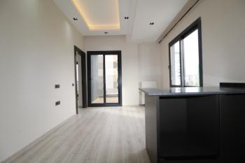 ASLAN'DAN MEZİTLİ'DE SİTE İÇİ EBEVEYN BANYOLU SIFIR 2+1