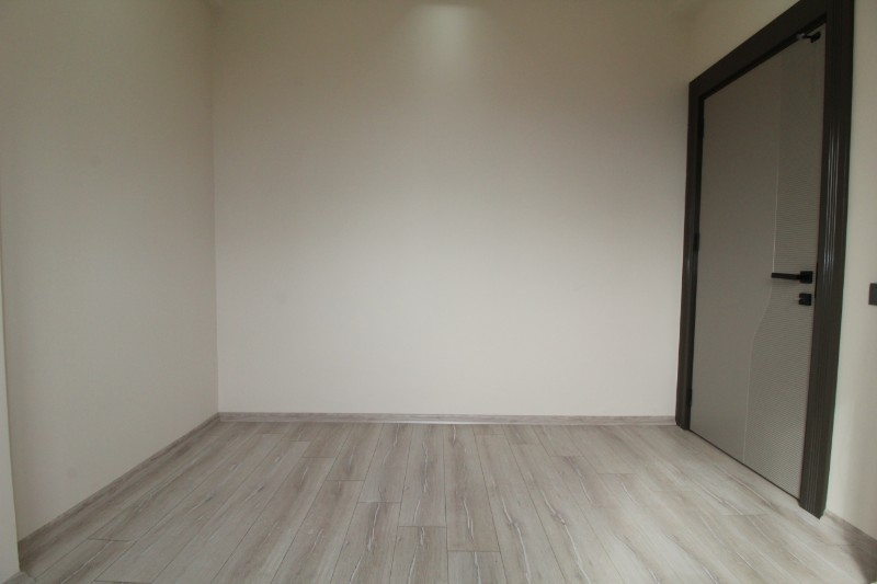 ASLAN'DAN MEZİTLİ'DE SİTE İÇİ EBEVEYN BANYOLU SIFIR 2+1