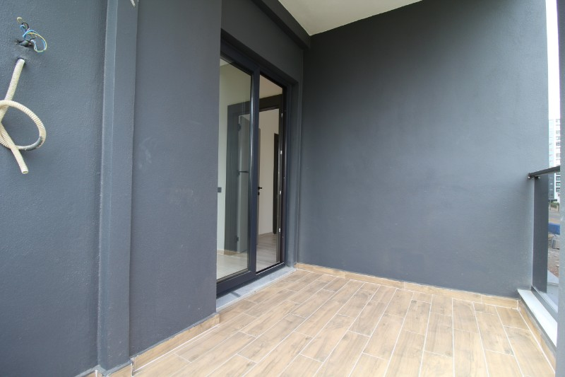 ASLAN'DAN MEZİTLİ'DE SİTE İÇİ EBEVEYN BANYOLU SIFIR 2+1