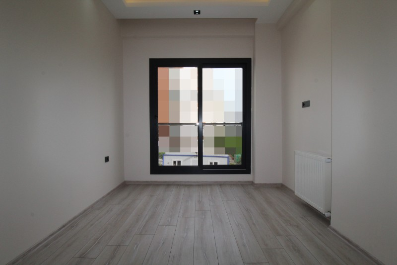 ASLAN'DAN MEZİTLİ'DE SİTE İÇİ EBEVEYN BANYOLU SIFIR 2+1