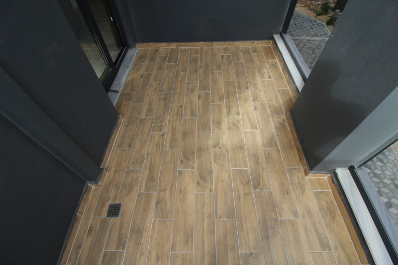 ASLAN'DAN MEZİTLİ'DE SİTE İÇİ EBEVEYN BANYOLU SIFIR 2+1