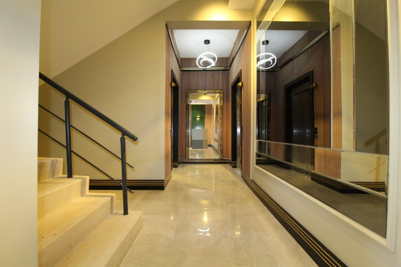 ASLAN'DAN MEZİTLİ'DE SİTE İÇİ EBEVEYN BANYOLU SIFIR 2+1