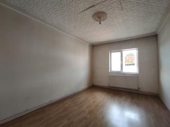 GÜVENAY -  ÇORUM GÜLABİBEY VATAN CADDESİ ÜZERİ 2+1 SATILIK DAİRE