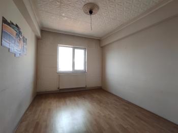 GÜVENAY -  ÇORUM GÜLABİBEY VATAN CADDESİ ÜZERİ 2+1 SATILIK DAİRE