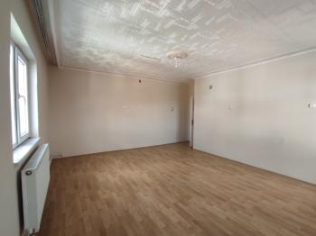 GÜVENAY -  ÇORUM GÜLABİBEY VATAN CADDESİ ÜZERİ 2+1 SATILIK DAİRE