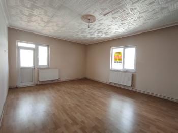 GÜVENAY -  ÇORUM GÜLABİBEY VATAN CADDESİ ÜZERİ 2+1 SATILIK DAİRE