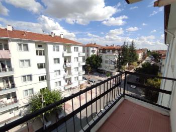 GÜVENAY -  ÇORUM GÜLABİBEY VATAN CADDESİ ÜZERİ 2+1 SATILIK DAİRE